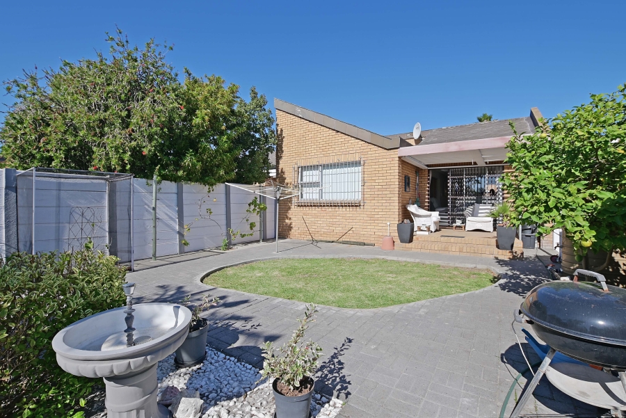 3 Bedroom Property for Sale in Table View Western Cape